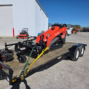 Chargeuse sur pneus compacte Kubota SCL1000, 18,5 kW, diesel, capacité de levage de 1 tonne, pour la construction et l'agriculture - Product Image 1
