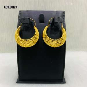 Pendientes de joyería chapados en oro de un gramo - Product Image 1