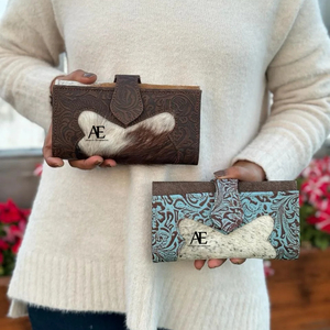 Pochette en cuir de fourrure de vachette sculptée de style occidental Offre Spéciale en cuir imprimé en relief étui de téléphone de créateur à la mode portefeuilles de haute qualité - Product Image 1