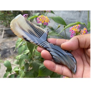 Peigne en corne de vache naturelle fait à la main, outil professionnel de coiffure - Product Image 5
