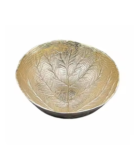 Cuenco para servir decorativo de metal contemporáneo con textura atractiva en el interior adecuado para reuniones formales y uso informal en comidas - Product Image 1
