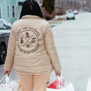 Nueva llegada personalizado bordado logotipos caliente mujeres Puffer chaquetas impermeable invierno bombardero burbuja chaquetas - Product Image 5