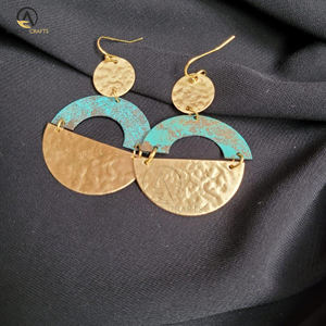 Pendientes de Metal de diseñador de moda con cajas de joyería de madera de tamaño personalizado Accesorios de moda para mujeres - Product Image 1