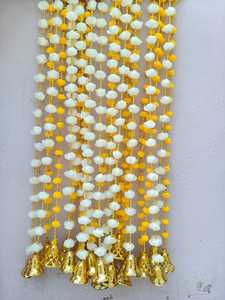 Guirnaldas de flores de espuma y Pompón de mezcla amarilla y blanca con campana para decoración de fondo, guirnaldas de cuentas doradas Ladi - Product Image 2