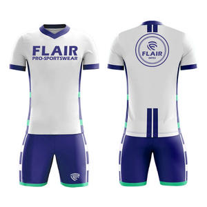 Camiseta de fútbol para niños de diseño Retro personalizado, la mejor calidad, 100% poliéster, cómodo, transpirable, conjuntos de parte superior delantera corta, nombre nacional OEM - Product Image 4