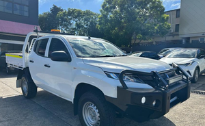 2020 Auto 4x4 MY20 Double Cabine Blanche 4 Portes 5 Places Industriel DIY ODM Garantie 3 Ans Support Personnalisé - Product Image 3