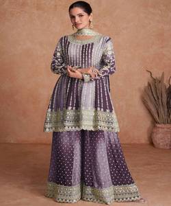 Vêtements de bureau tendance Banarasi Kurti Pant Set avec broderie florale élégante et Tussle Detailing Net Top Palazzo Dupatta Set - Product Image 5