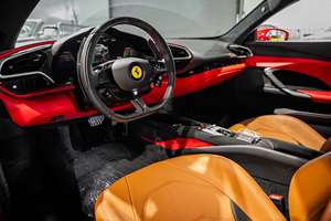 Ferrari 296 GT AWD Coupé 2023, sièges en cuir turbo, faible kilométrage, boîte de vitesses automatique, conduite à gauche, essence, état neuf - Product Image 4