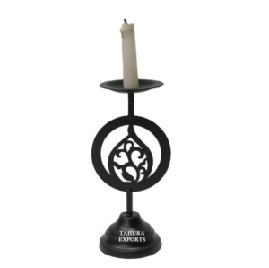 Elegante candelabro múltiple con líneas fluidas, altura equilibrada, perfecto para eventos elegantes y Decoración elegante para el hogar - Product Image 6