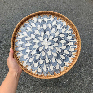 Plateau de service en rotin avec incrustation de nacre, plateau décoratif en osier - Product Image 2