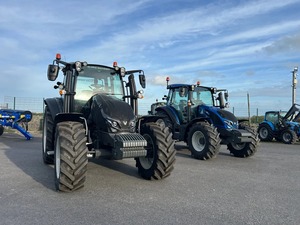 Invernaderos Agrícolas Valtra G135 Nuevos/Usados con Cubierta de Lámina de PC Ecológica, Gran Tamaño para Uso con Tractor en Granjas - Product Image 5