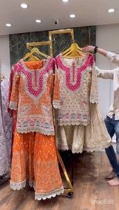 นักออกแบบล่าสุดชาวปากีสถานออกแบบชุด Salwar Kameez และชุดสูทกับผู้ส่งออกอินเดีย Dupatta หนัก - Product Image 3