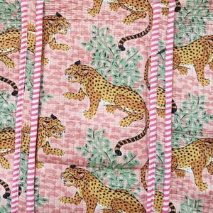 Sac fourre-tout matelassé rose imprimé tigre pour femme Sac à main tendance avec facile à transporter spacieux et robuste pour le voyage - Product Image 6