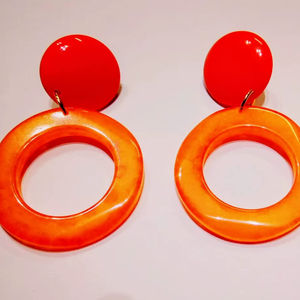 Pendientes de Aro con Diseño Único de Resina, Forma de Bola, Plateados, Elegantes, Hechos a Mano con Cuentas de Semillas, Joyería de Moda para Mujer - Product Image 1