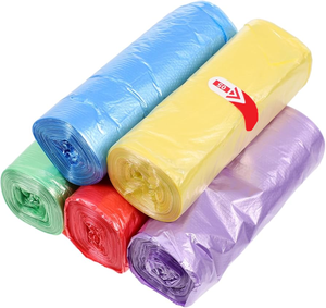 ถุงใส่เสื้อกั๊กพลาสติก HDPE/LDPE เป็นมิตรกับสิ่งแวดล้อมสำหรับซูเปอร์มาร์เก็ตสีสันสดใสพร้อมพิมพ์โลโก้บนม้วน - Product Image 1