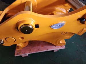SOOSAN-Mini <b>Quick</b> <b>Hitch</b> Coupler for Any Brand of Excavators - Product Image 3