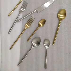 Ensemble de couteaux de couverts en acier inoxydable or mat de luxe pour le bureau et les fêtes - Product Image 1