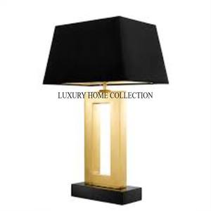 Lampe de table contemporaine en métal de style industriel aux lignes épurées et au fini métallique avant-gardiste pour intérieurs modernes - Product Image 1