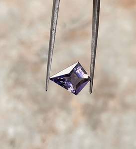 อัญมณีทรงสามเหลี่ยมทับทิมธรรมชาติตัดเหลี่ยมเพชรพลอยหลวมสำหรับทำเครื่องประดับ - Product Image 2