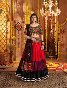 คอลเลกชันใหม่ออกแบบโดยนักออกแบบผ้าไหมแท้ที่มีการพิมพ์บล็อคและเย็บด้วยผ้าใบและสามารถแนบ lehenga choli สามารถขายออนไลน์ - Product Image 4