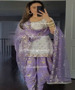 Dubai Kaftan Extravaganza: Experimente la opulencia con Kaftans inspirados en Dubai-Perfecto para tiendas minoristas y expositores - Product Image 4