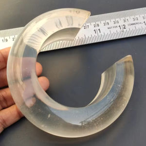 Bracelets de mode en résine coupe latérale classique exclusivement conçus pour les femmes créés à la main uniquement pour les cadeaux et les fêtes - Product Image 1