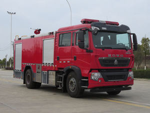 Camion-citerne à eau à essieu unique de 8 tonnes, occasion, 4x2, transmission manuelle, 351-450 CV, 15001-30000 L - Product Image 2