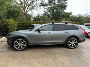 Voiture d'occasion de qualité abordable, Volvo V9-0 Cross Country T6 2017, conduite à gauche - Product Image 5