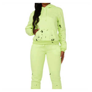 Survêtement pour femme durable et confortable avec des patchs vintage, design personnalisable, 100% coton pour un usage quotidien et le fitness - Product Image 6