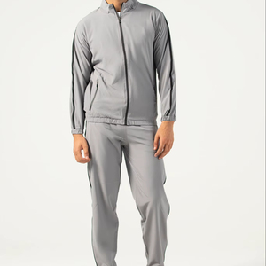 Vente en gros sur mesure ensembles survêtement léger en nylon et polyester survêtement coupe-vent zippé pour hommes - Product Image 2