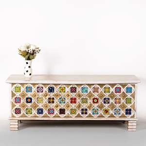 Pitara india con azulejo pintado a mano - Product Image 1