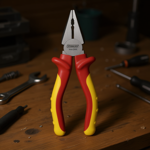 Pince combinée Stanley Maxsteel conforme VDE, multi-pack, avec surface de mâchoire dentelée et poignée en plastique souple - Product Image 3