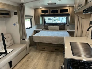 Nueva Caravana de Camping 2027 Foorest River Rockwood Mini Lite 2109S - Product Image 4
