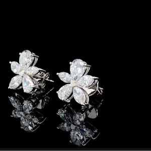 Pendientes de Diamantes Cultivados en Laboratorio con Certificación SGL de 2.00 CTW, Forma de Pera y Marquesa, Joyería Fina - Product Image 1