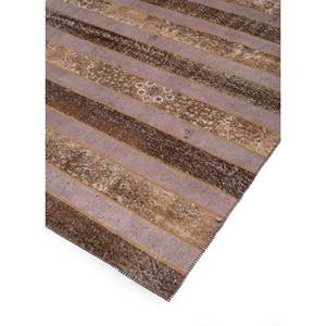 พรมขนสัตว์ถักมือลายทางสีเบจ-น้ำตาล รุ่น Pae-3508 สำหรับบ้าน รถยนต์ รูปทรงสี่เหลี่ยมผืนผ้า เหมาะสำหรับห้องนั่งเล่นและทางเดิน - Product Image 2