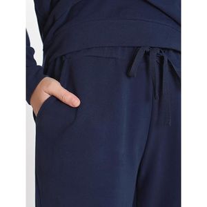 ชุดวอร์มมีฮู้ดพิมพ์ลายคุณภาพสูงสำหรับผู้หญิง  โลโก้แบบกำหนดเองได้ สตรีทแวร์  น้ำหนักเบา ระบายอากาศได้ดี เหมาะสำหรับฤดูหนาว รับผลิตแบบ OEM - Product Image 4