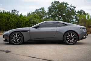 Aston Martin DB11 Coupé 2019 en Buen Estado - Product Image 4
