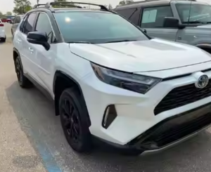 Meilleure offre de vente pour 2023 à yota RAV4 SE - Product Image 2