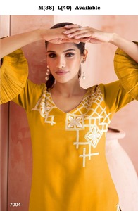 Traje Plazzo de trabajo con hilo de secuencia de rayón puro de último diseñador de Fab Zone Indian & Pakistani Clothing - Product Image 3