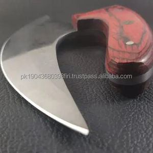 Couteau à pizza traditionnel en acier inoxydable multi-usages, écologique, argenté, avec manche en bois et étui en cuir - Product Image 1