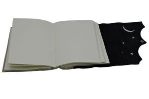 Journal en cuir à étoiles et lunes cloutées, carnet à couverture rigide, journal de voyage, planificateur de bureau et carnet de croquis pour artistes - Product Image 5