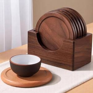 Ensemble de sous-verres en bois de noyer fabriqués à la main avec support sous-verres ronds en bois pour boissons avec boîte de rangement sous-verre en noyer - Product Image 1