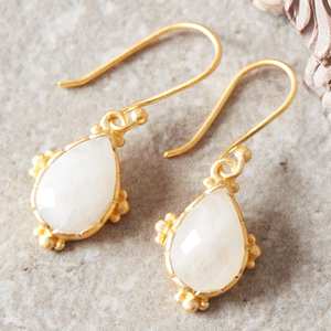 Boucles d'oreilles goutte pierre de lune blanche et or mat 925 argent sterling massif pierre de lune plaine cabine boucle d'oreille fantaisie boucles d'oreilles cadeau - Product Image 1