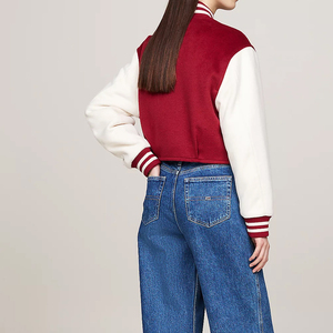 Veste courte de style universitaire pour femmes, de haute qualité, en gros, avec broderie de logo personnalisée, respirante, séchage rapide, couleurs et tailles personnalisées - Product Image 2
