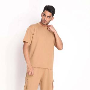 Ensemble de coordination imprimé pour hommes de haute qualité-confortable et élégant-idéal pour se prélasser et porter décontracté - Product Image 1