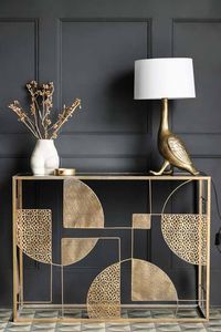 Elegantes marcos dorados con una superficie de vidrio elegante. Decoración de alta gama disponible a precios de mayorista. - Product Image 3