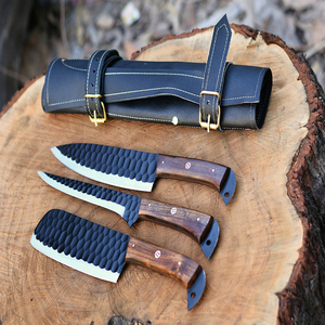 Ensemble de couteaux de cuisine de style vintage fait à la main en tendance lame en acier martelé ensemble de couteaux de chef 3 pièces avec sac de transport en cuir - Product Image 4