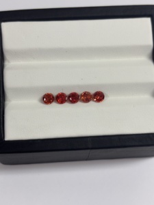 Gran oferta: Gemas sueltas de corindón padparadscha sintético cultivado en laboratorio con vibrante juego de colores para la fabricación de joyas - Product Image 3