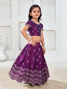 Shoryam Fashion Kids Purple Floor-Length Lehenga Choli |   Pattu Pavadai traditionnel indien pour filles |   Fête ethnique de qualité boutique - Product Image 6