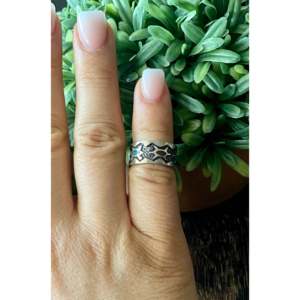 Anillo de Turquesa Navajo Hecho a Mano con Diseño de Tortuga en Plata de Ley y Múltiples Piedras, Talla 4.5, Joyería para Uso Diario, IGI - Product Image 2